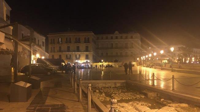 Covid: a Bari locali chiusi alle 18, centro città spettrale
