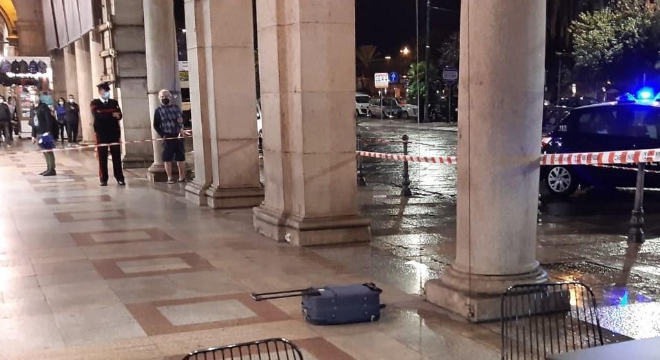 Cagliari, trolley abbandonato: falso allarme bomba in via Roma 