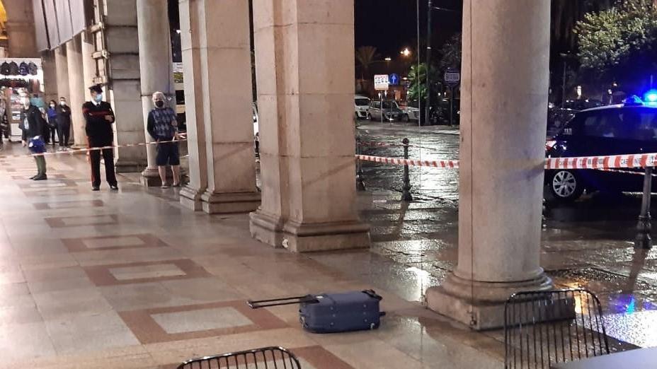 Cagliari, trolley abbandonato: falso allarme bomba in via Roma 