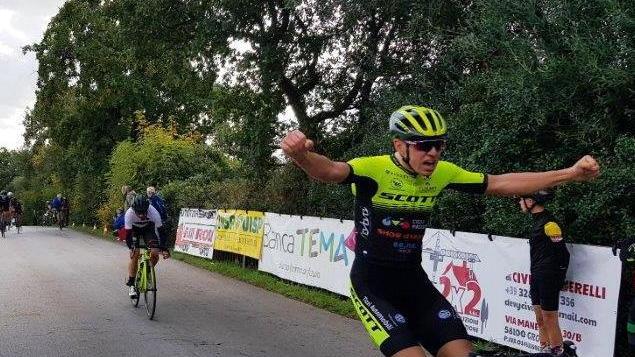 Irresistibile Bartalucci Un trionfo a braccia alzate anche nel Val di Campo