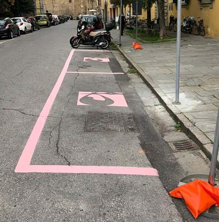 Fratelli d’Italia rivendica i “parcheggi rosa” per le neo mamme