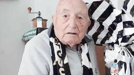 Muore a cent’anni Lido Guerrucci, storico barbiere di Pontedera