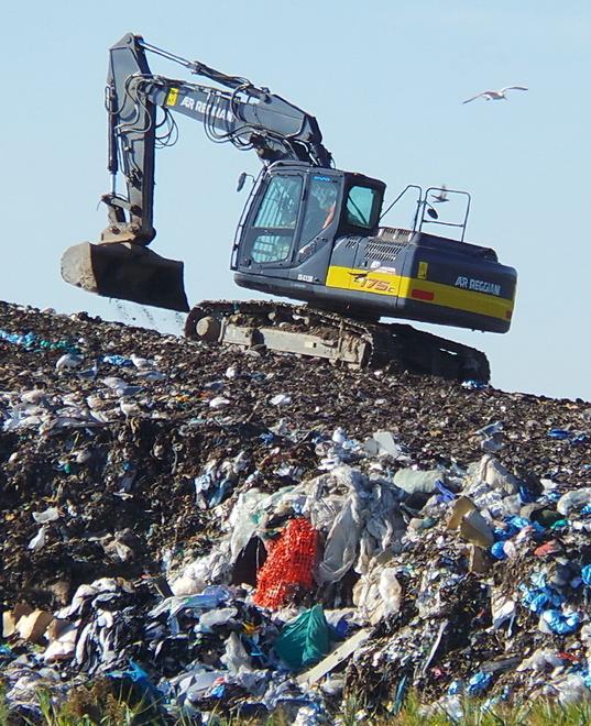 Un Consiglio straordinario per dire no alla maxi discarica 