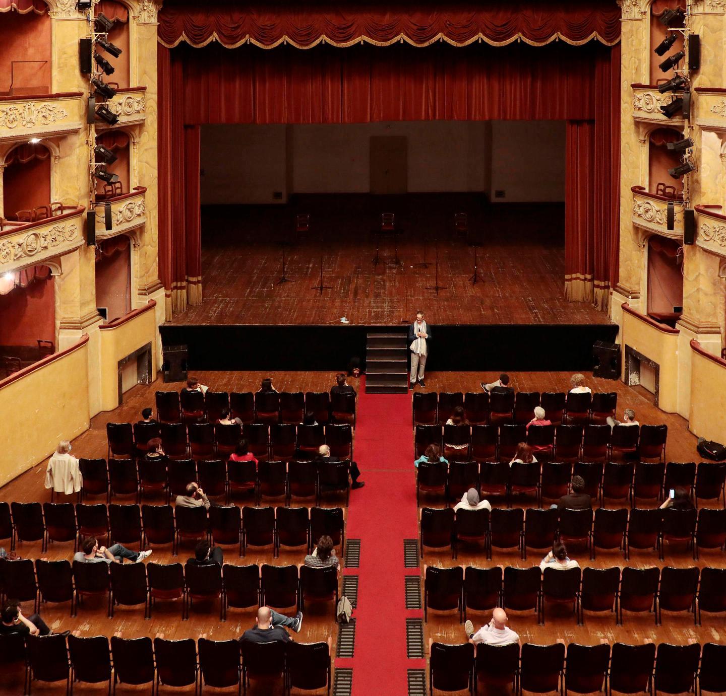 Spettacoli e cultura alzano la voce: «Stop ingiusto»