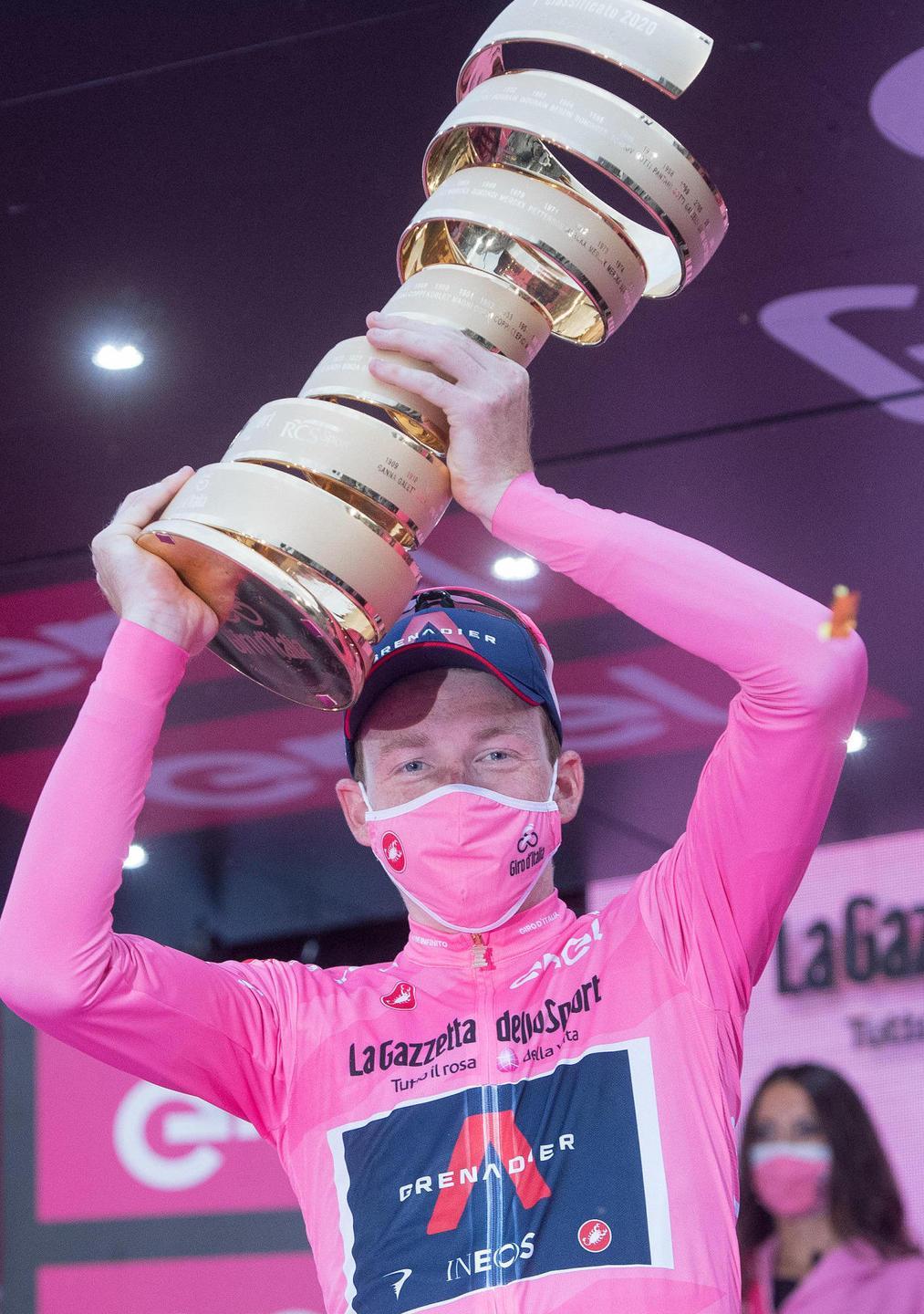 Hart fa il sorpasso e si veste di rosa solo all’ultima tappa 