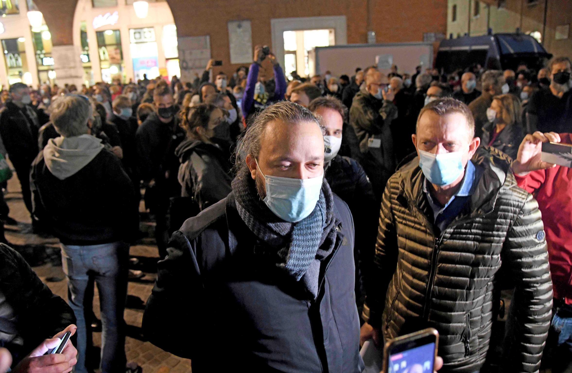 Alan Fabbri lunedì 26 ottobre in piazza con i manifestanti