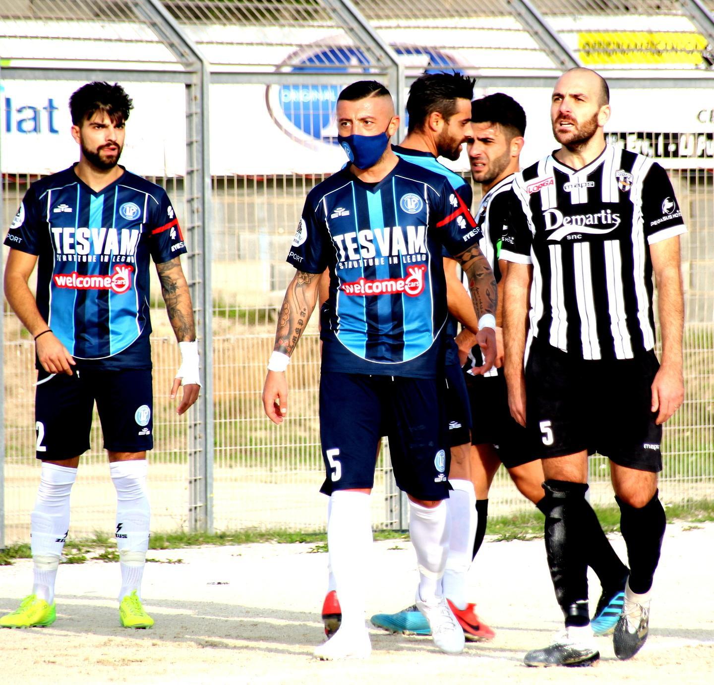 Giuseppe Silvetti, il calciatore "mascherinato" che marca stretto il Covid 