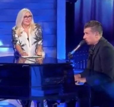 “Zia Mara” si commuove con Francesco Gabbani 
