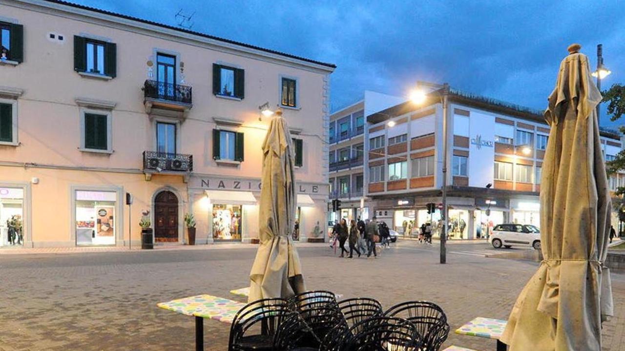 Bar e locali chiusi nella città semideserta