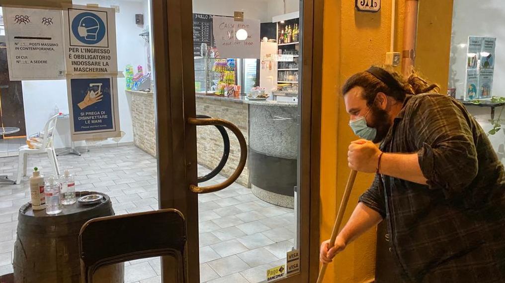 Alle 18 giù la saracinesche dei bar e dei ristoranti