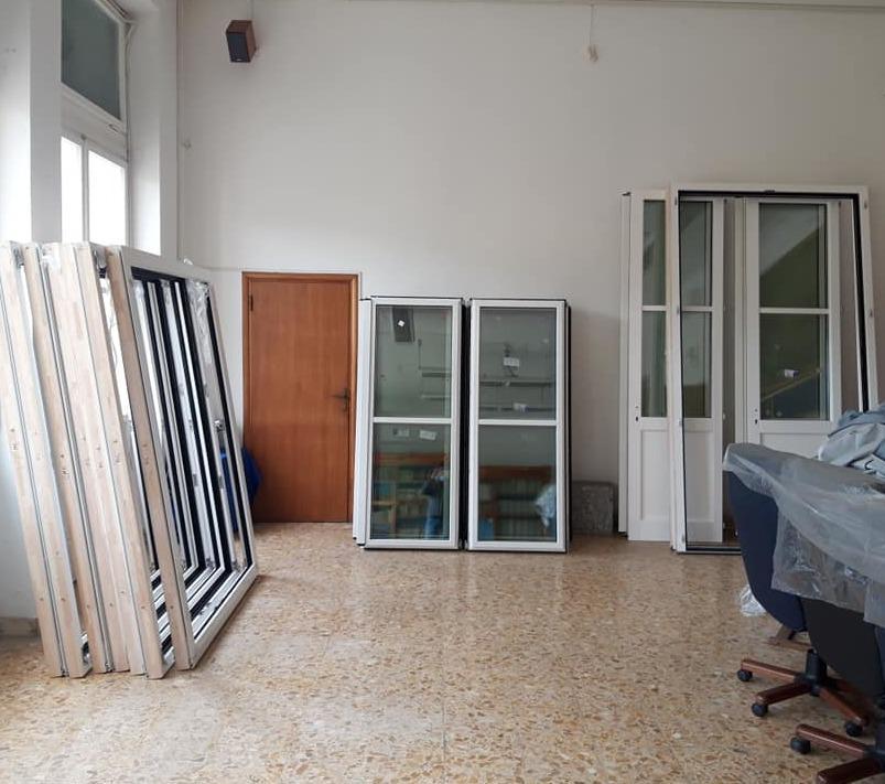 Nuovi infissi in Municipio per il risparmio energetico 