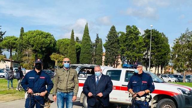 I cani “antispaccio” Destroy e Van Basten controllano le scuole
