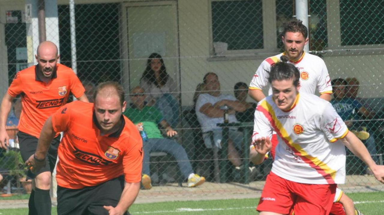 Un esercito di calciatori, tecnici e dirigenti costretti a dare l’arrivederci al campo