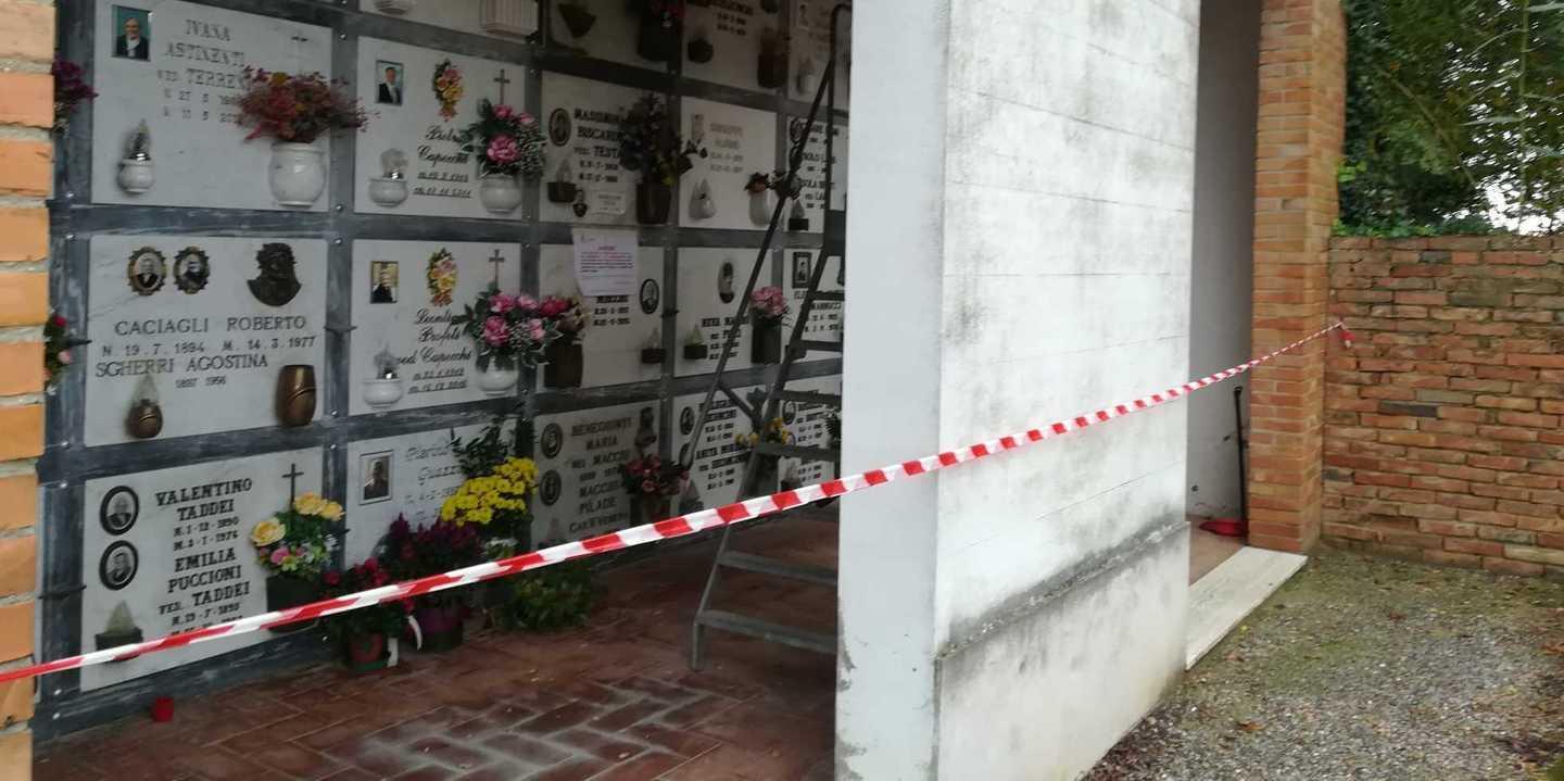 Degrado al cimitero di Stibbio
