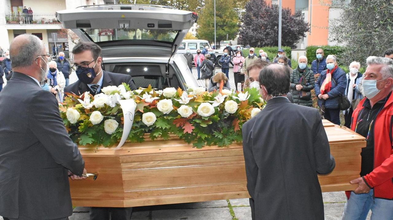 In tanti a San Biagio per dire addio a don Vannelli