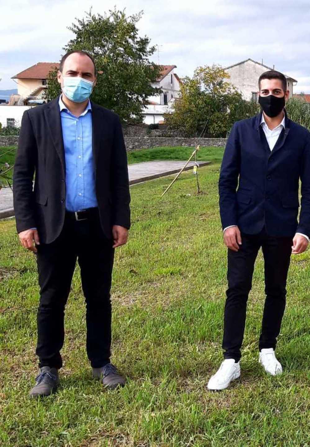 Festeggia il compleanno piantando trenta alberi