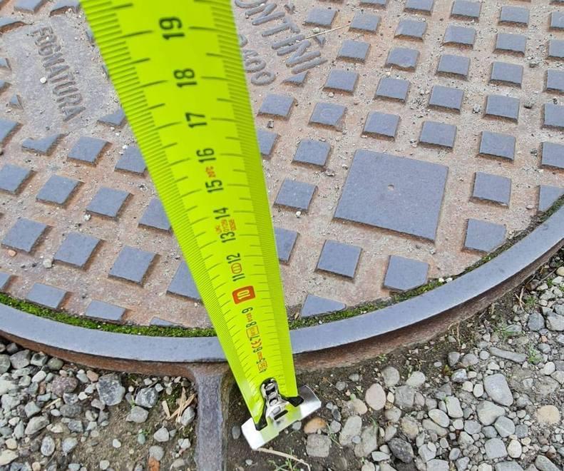 «Rifiuti e strade con le buche Il nostro quartiere è dimenticato» 