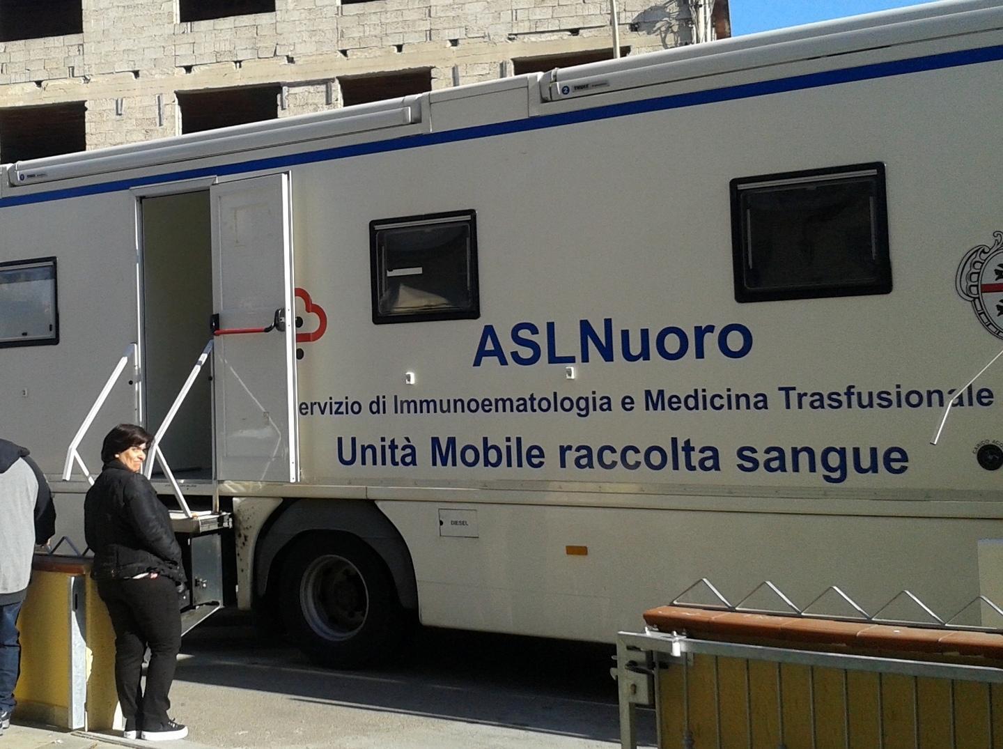 L’autoemoteca al mercato accordo tra Avis e Coldiretti