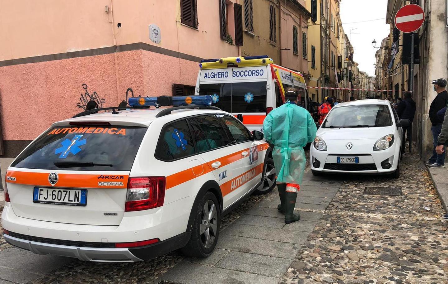 Sassari, uomo trovato senza vita in casa in via Lamarmora