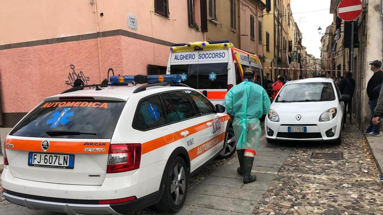 Sassari, uomo trovato senza vita in casa in via Lamarmora