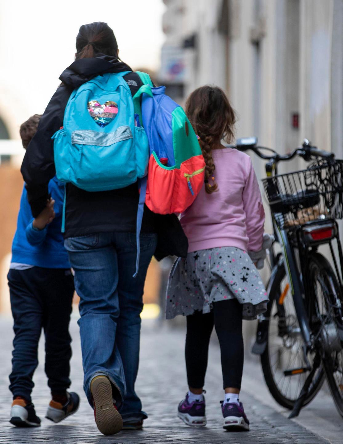 Solinas sfida Conte su scuole e ristoranti 