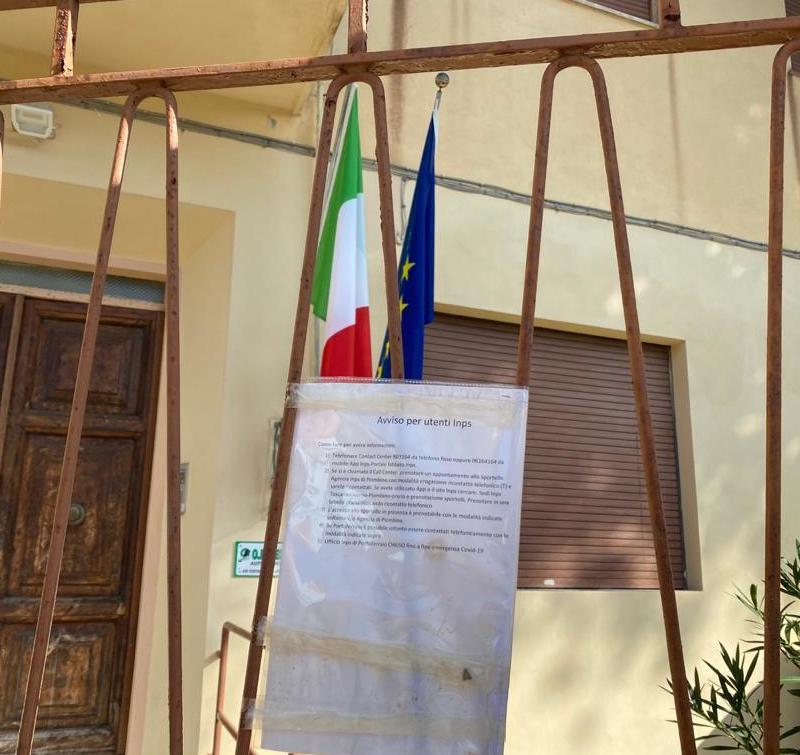 La sede dell’Inps chiusa da mesi. Ancora disagi per gli utenti 