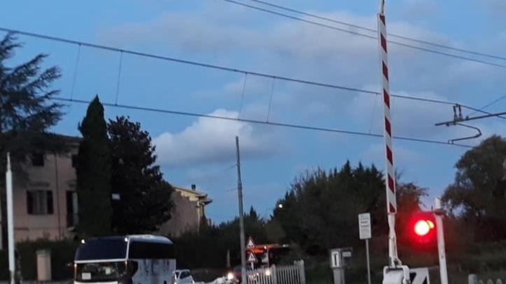C’è il “rosso”, ma la sbarra è alzata