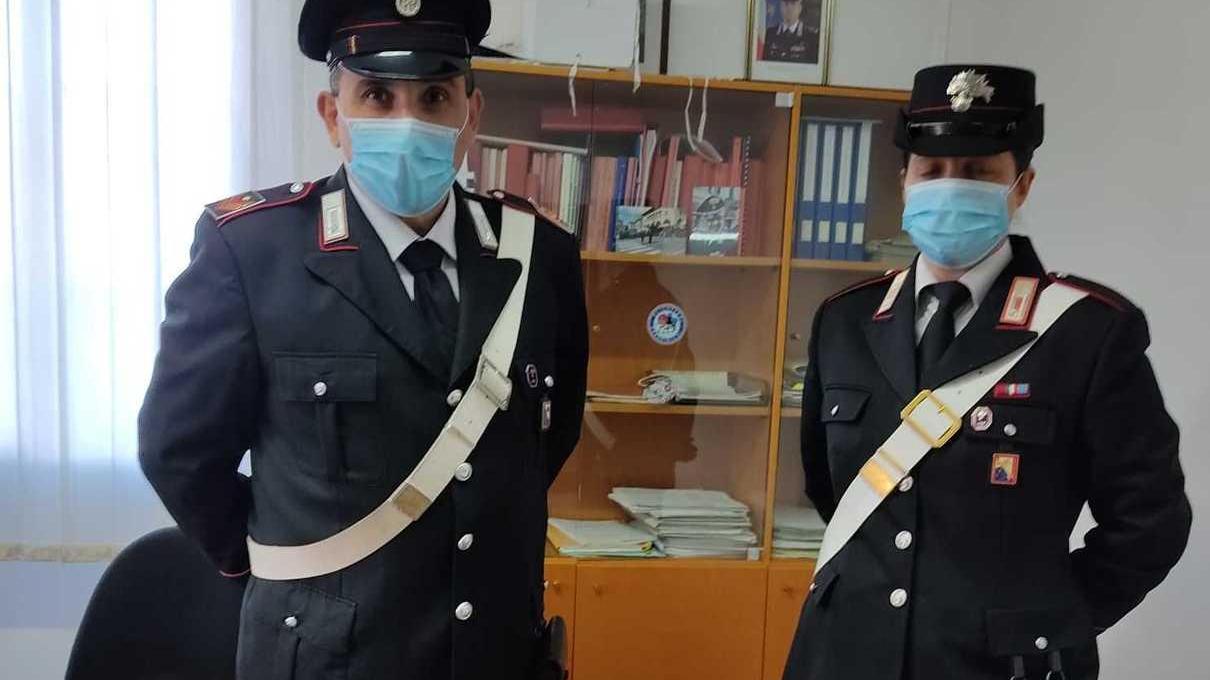 Facevano la spesa con soldi falsi: arrestati