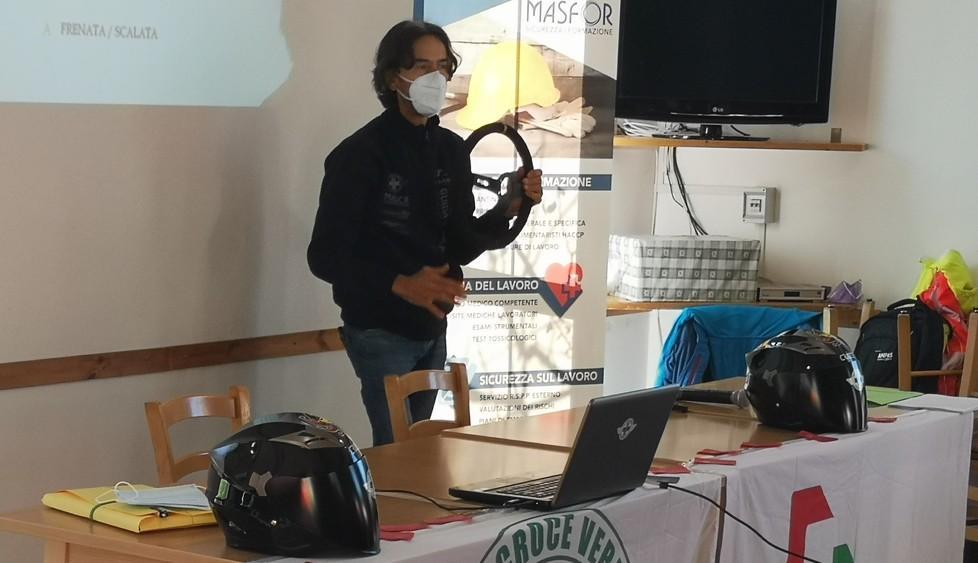 Guidare l’ambulanza Un corso per i volontari della Croce Verde