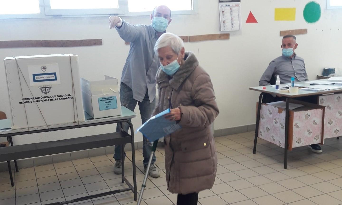 Al seggio la centenaria zia Annita