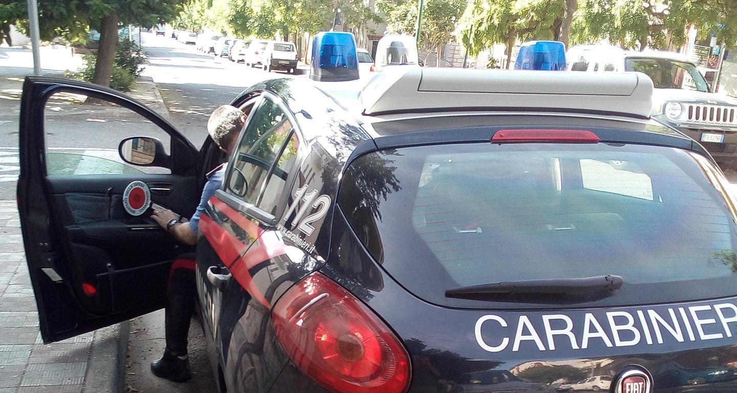 Poliziotto accoltellato, un uomo in cella 