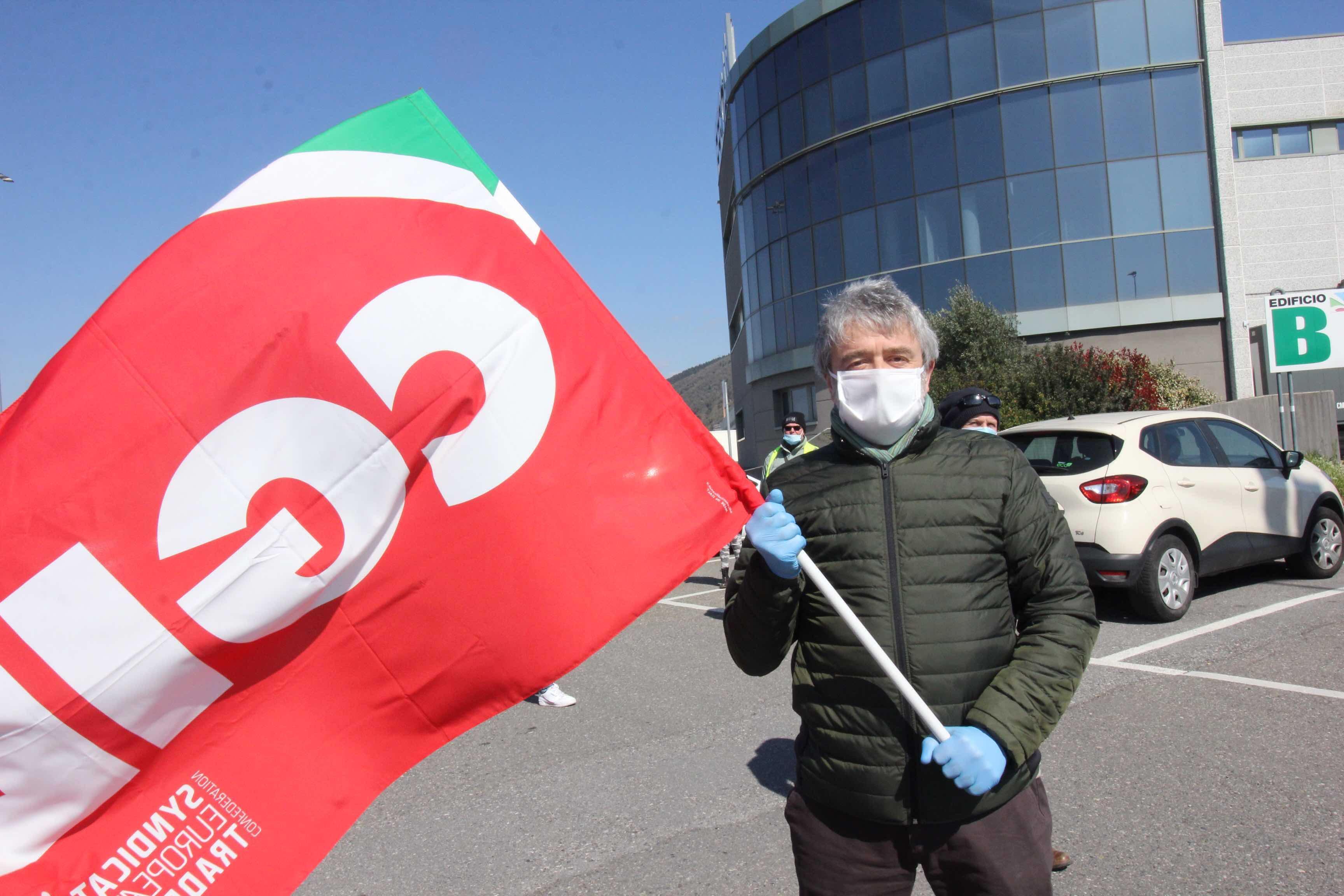 Una manifestazione sindacale dei lavoratori della Fercam (foto Batavia)