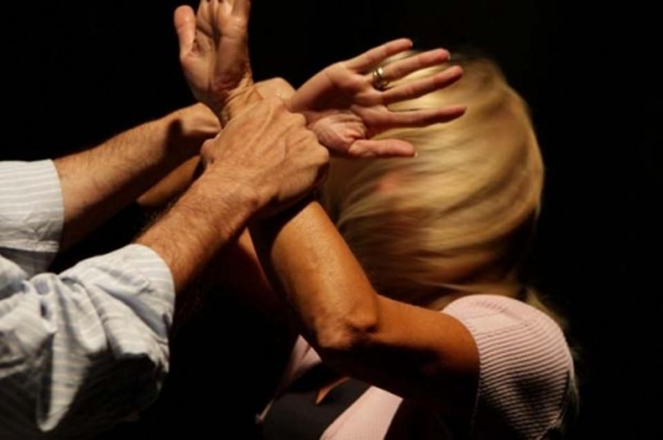 Tempio, fratturò il naso alla madre: condannato a 3 anni 