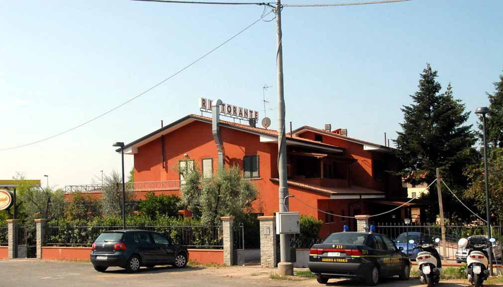 «Speriamo sia solo per novembre» I ristoranti puntano su pranzi e take-away 