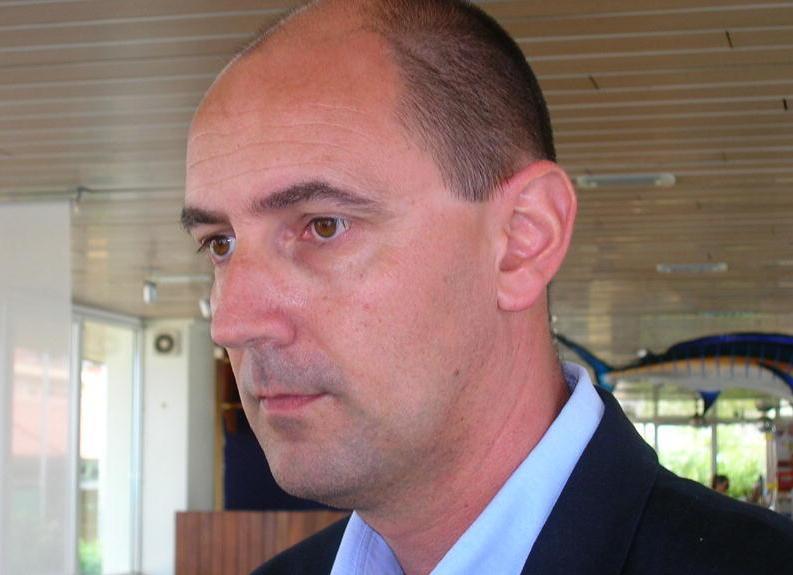 Il dottor Nicolini dall’avamposto 118:«Prima l’onda, ora la marea che sale» 