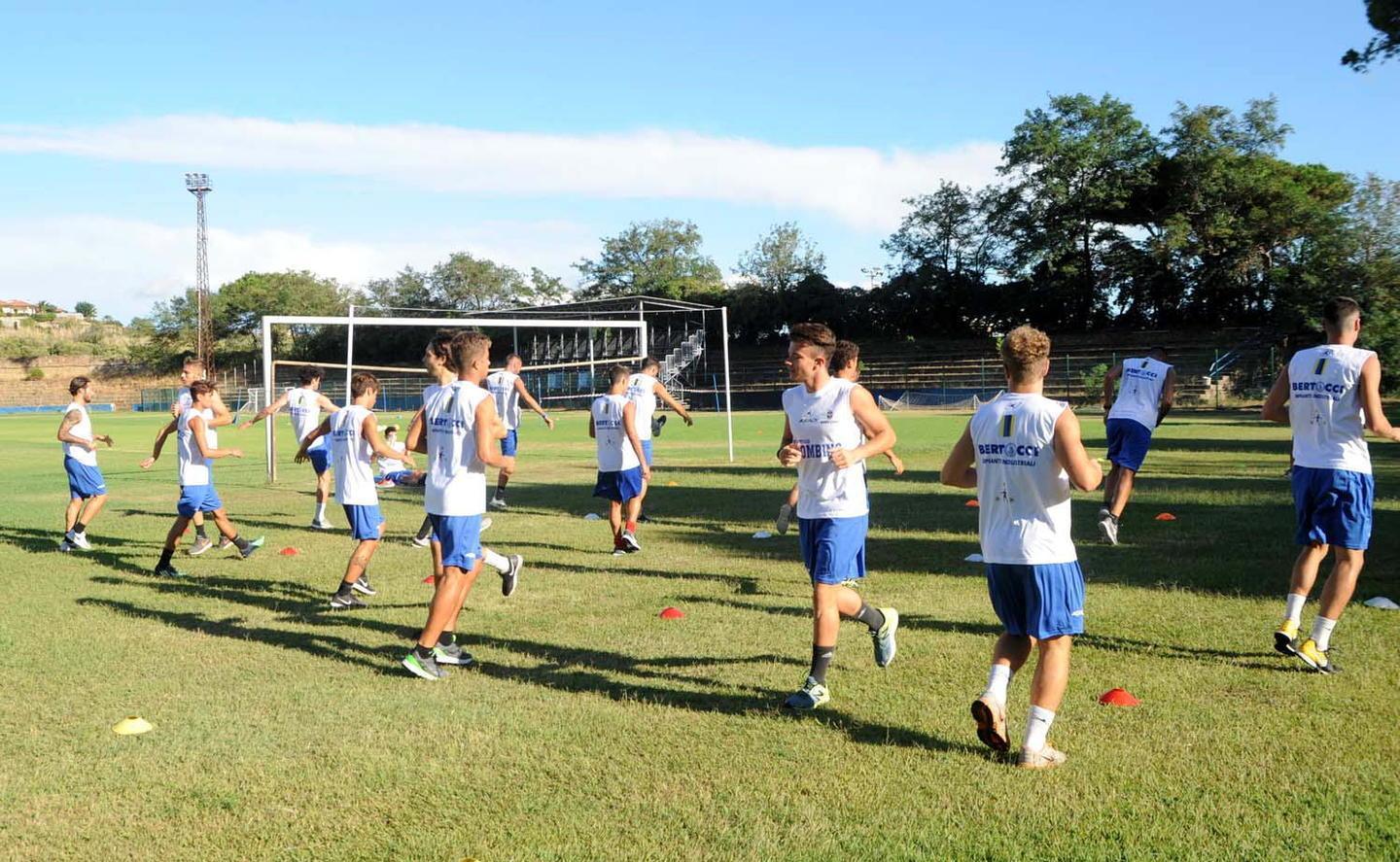Il comitato regionale della Figc: fermate anche gli allenamenti
