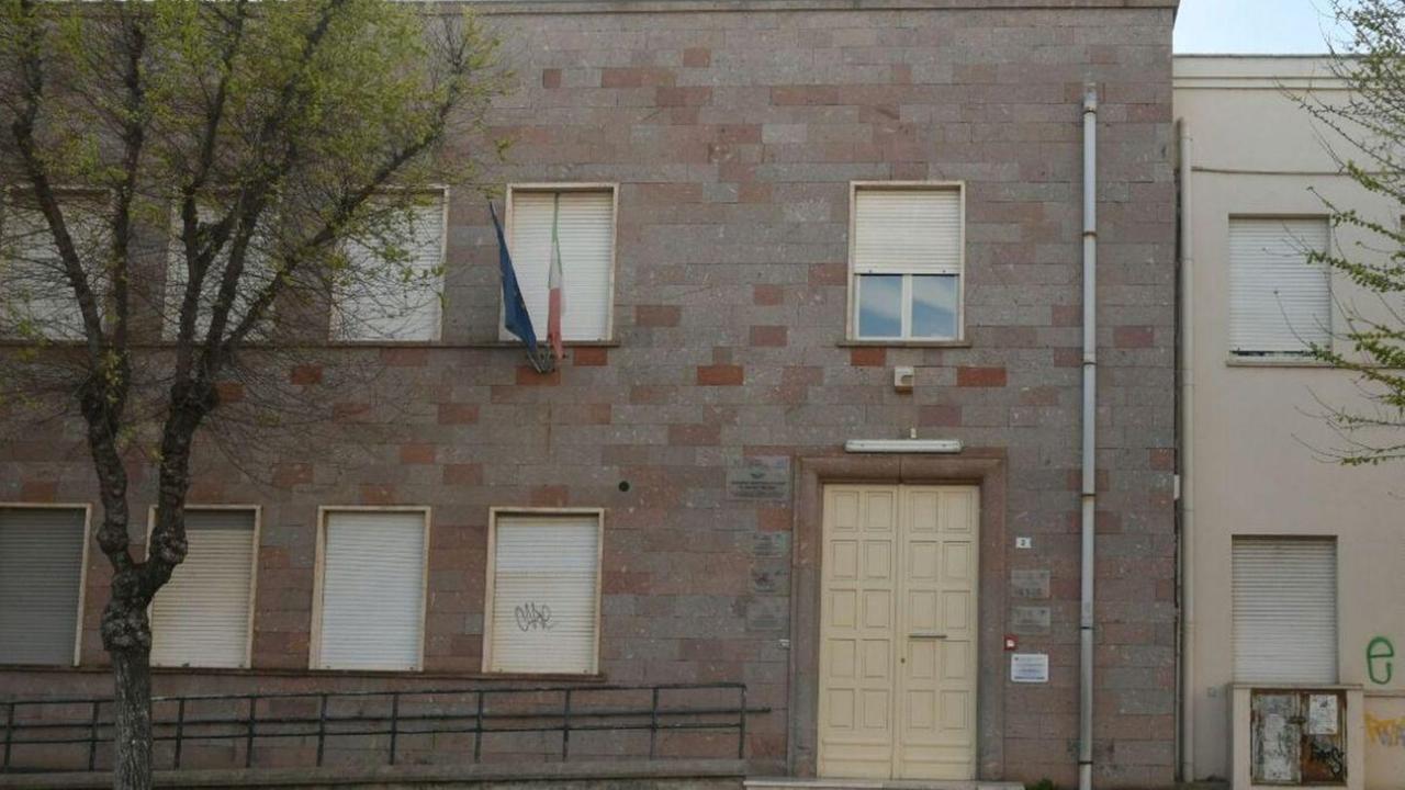 Salgono i contagi in classe tra quarantene e proteste