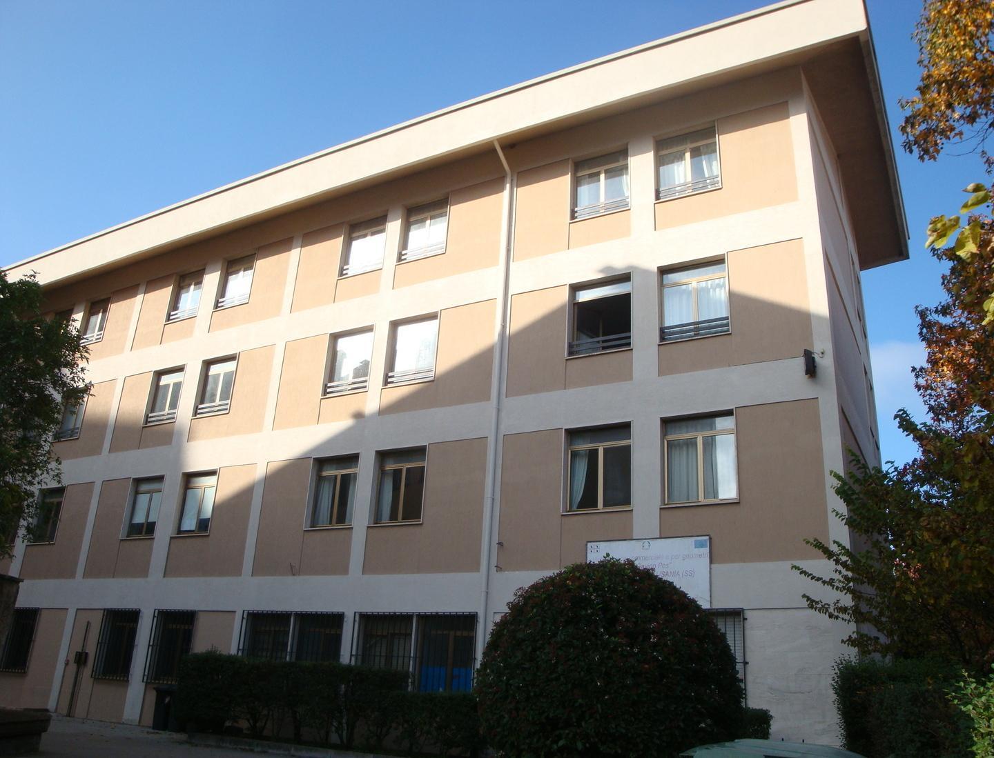 La scuola che si fa in quattro per formare supertecnici professionali e bravi cittadini 