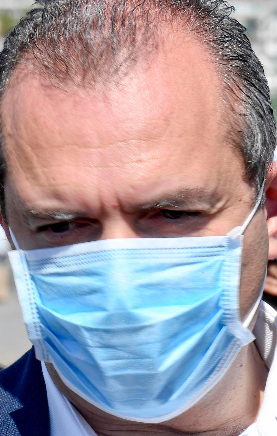 Sulle chiusure è scontro Dal governo arriva l’altolà 