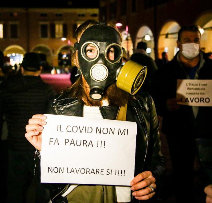 Sassuolo insorge e chiede il dietro front Consegnate in piazza le chiavi dei locali