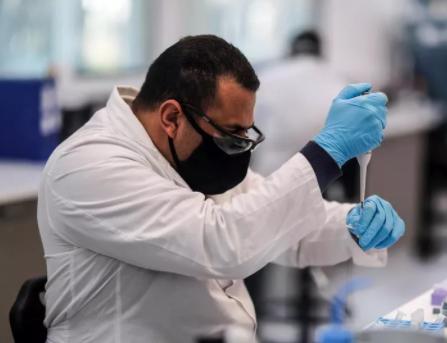 Nove i progetti più vicini al vaccino. Quello italo-inglese in pole position 