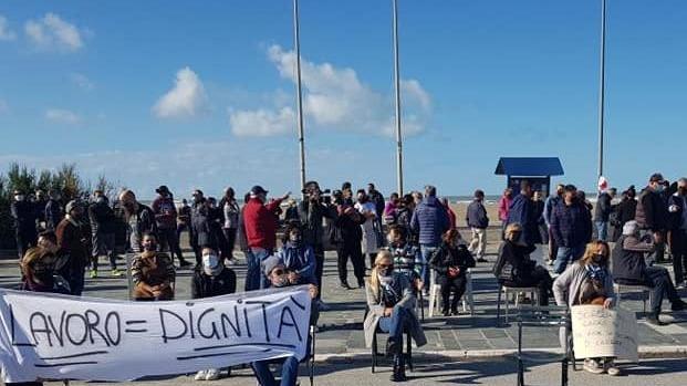I commercianti bussano alle porte dei Comuni: «Subito il taglio della tasse»