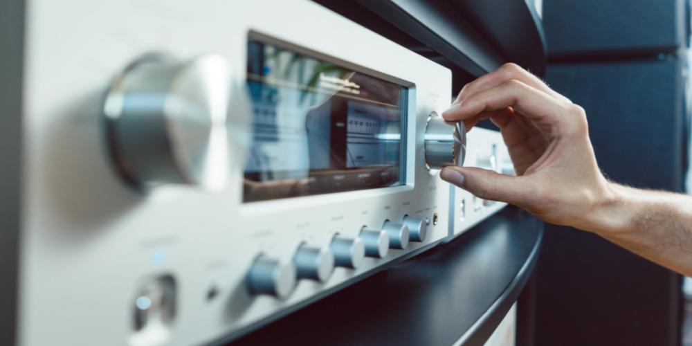 Vende online amplificatori, ma si ritrova con il conto svuotato di mille euro