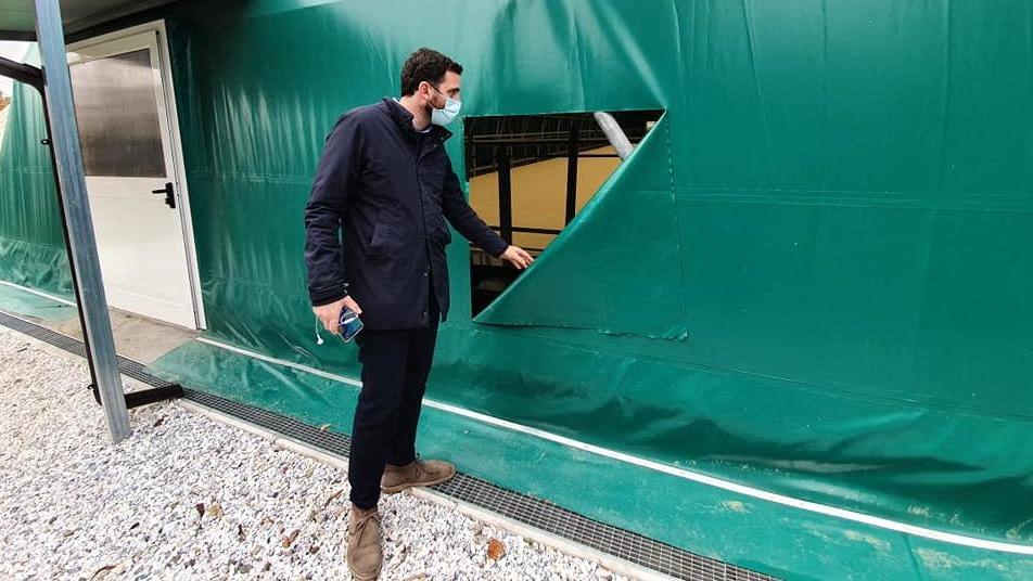 Pistoia, squarciato dai vandali il “Pallone” del pattinaggio