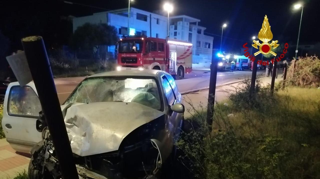 Scontro frontale a Capoterra: i conducenti feriti seriamente