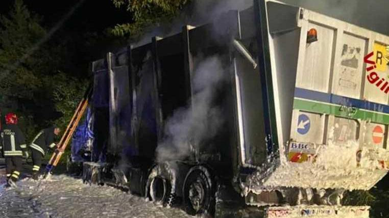 Compattatore in fiamme