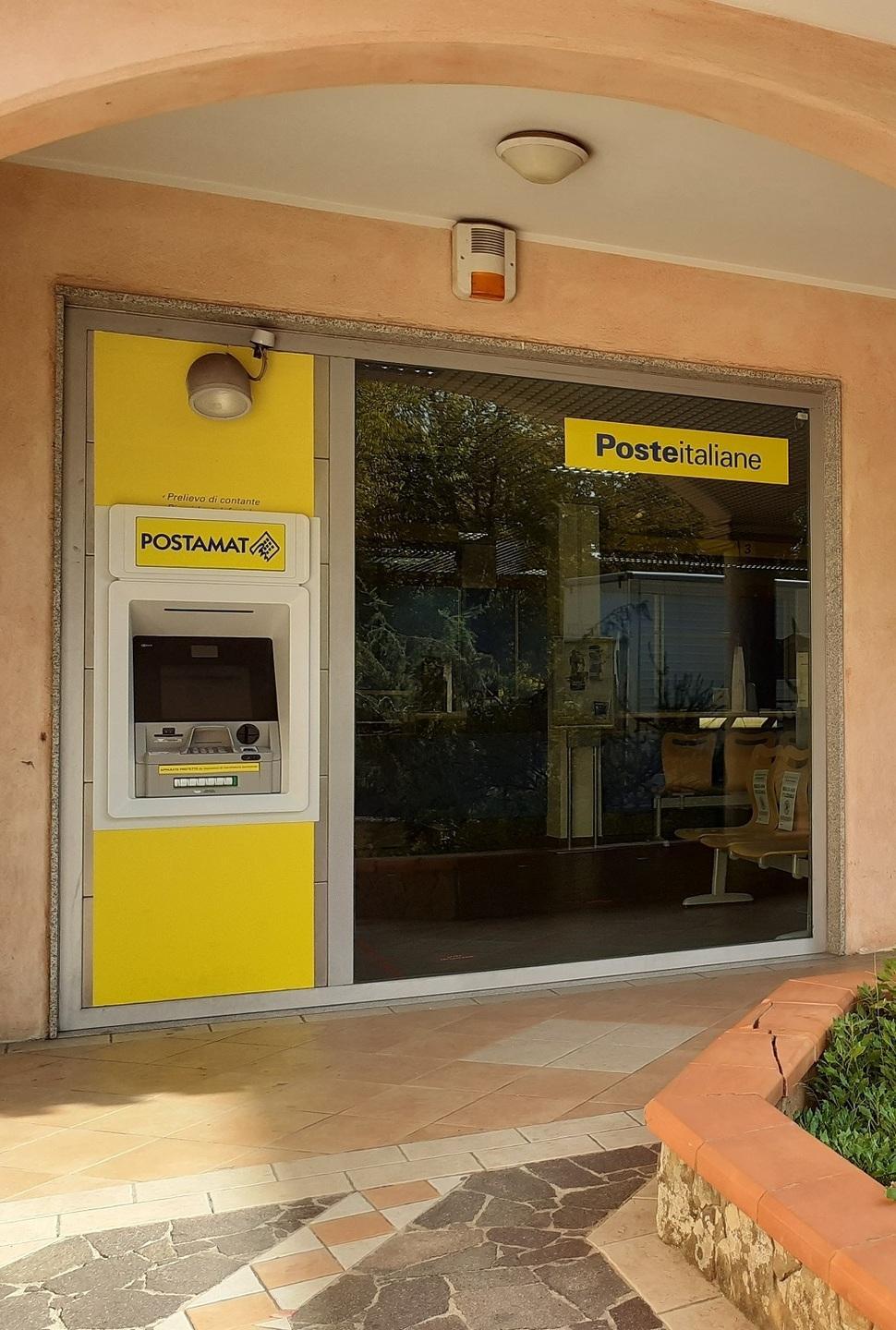 Poste italiane installa un nuovo Postamat