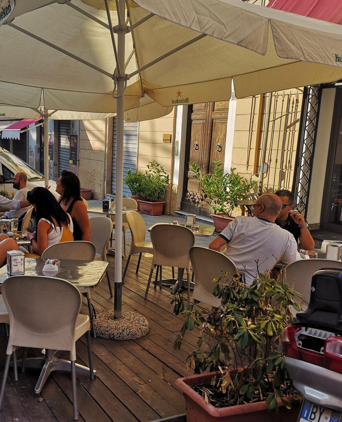 Tavoli all’aperto e dehors proroga fino al 15 gennaio 