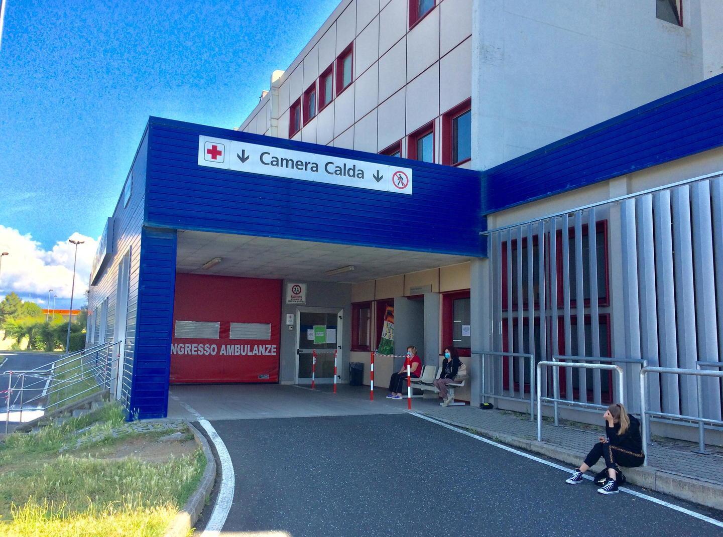 Derubato durante il ricovero all'ospedale di Cecina: «Qualcuno ha approfittato di mio padre» 