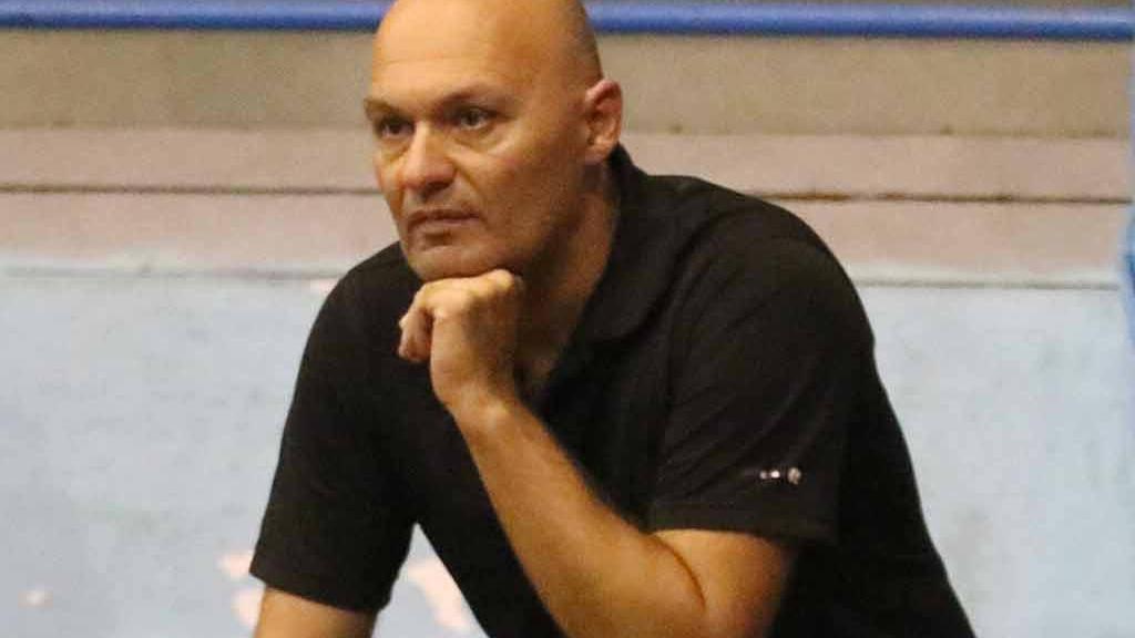 Allenatore di basket muore a 52 anni